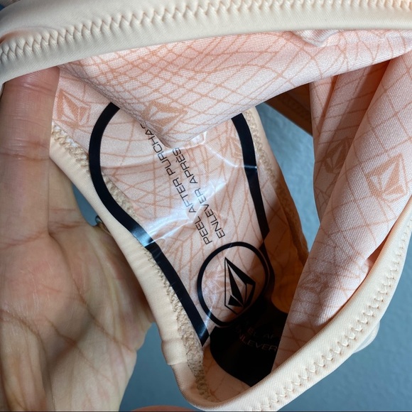 Volcom- NWOT Pale Peach Simply Solid One Piece Swimsuit - Picture 5 of 9